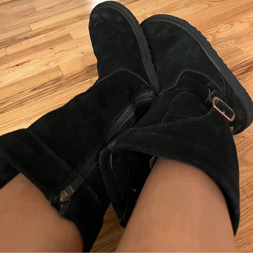 Ugg size 6 boots ❣️❣️